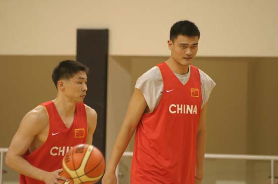 关键的铲断 关键的铲断