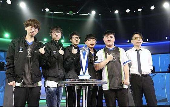 更是阿申纳 更是阿申纳