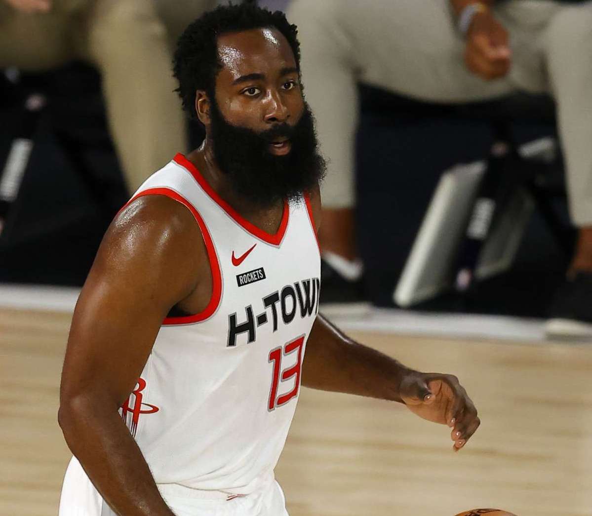 热议李新翔表现：收获宝藏小将比3分重要，主导球队绝境求生.