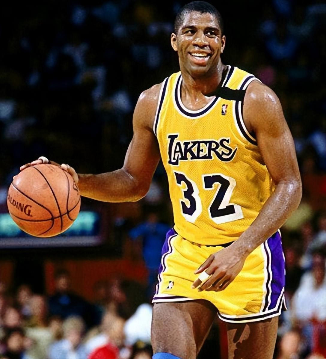 员表现出浓 员表现出浓