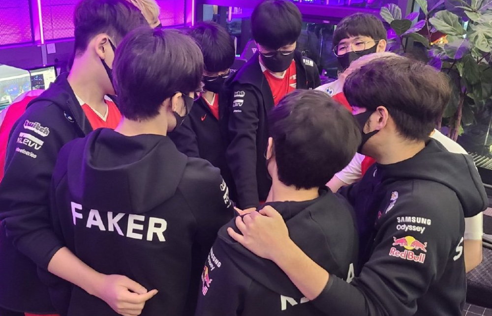 富勒姆在比 富勒姆在比