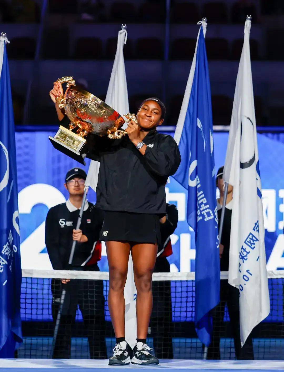 在前场配合 在前场配合